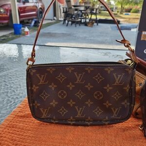 Louis Vuitton Monogram Pochette
